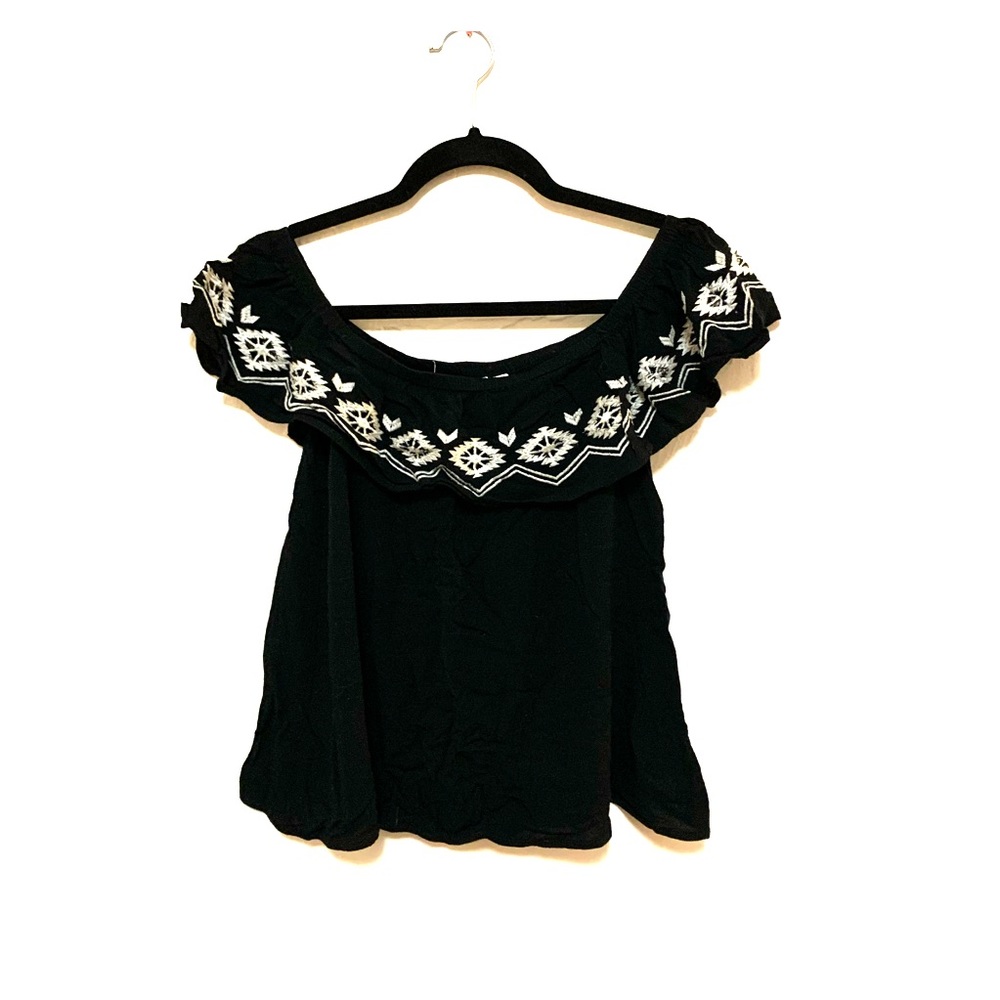 Alya Black Embroidered Off-Shoulder Shirt | M